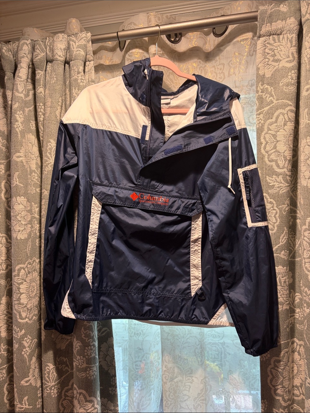 Women’s Columbia Navy and White Pullover Windbreaker Jacket